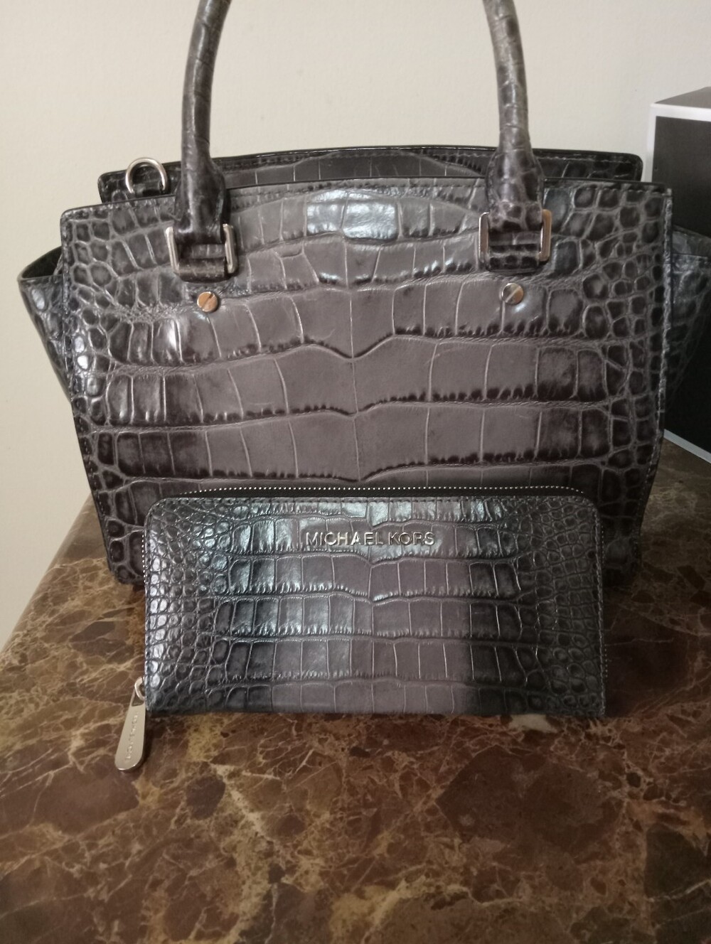 Michael Kors Grey Croc Embossed Leather Tote & Wallet Bundle  EUC - Picture 11 of 16